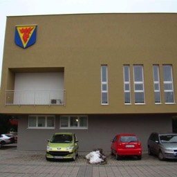 ReKunst - loggá, nápisy, čísla, filmové a divadelné kulisy